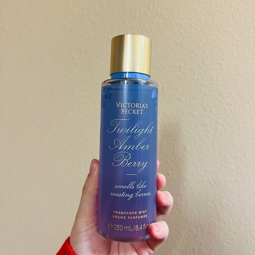 NEW Victoria's Secret Twilight Amber Berry MIST, 8.4 OZ